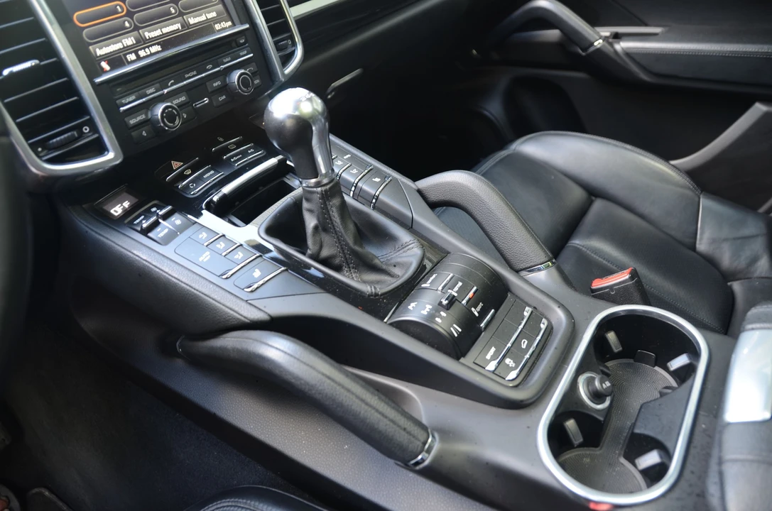 2012 Porsche 958 Cayenne - Image 9 of 21