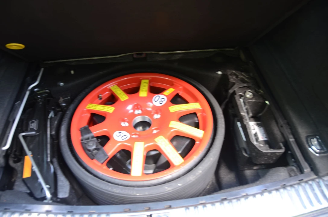 2012 Porsche 958 Cayenne - Image 13 of 21