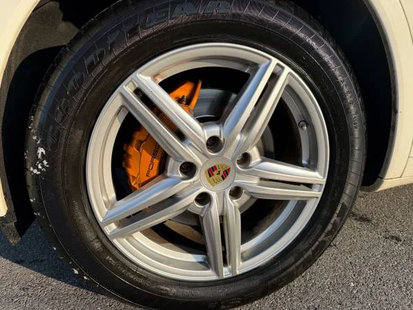 2012 Porsche 958 Cayenne - Image 17 of 21