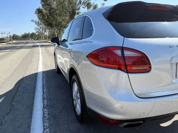 2012 Porsche 958 Cayenne - Image 9 of 19