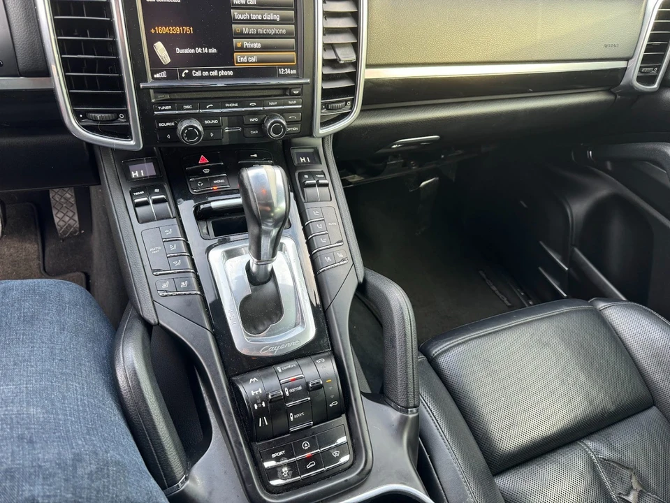 2012 Porsche 958 Cayenne S - Image 8 of 10