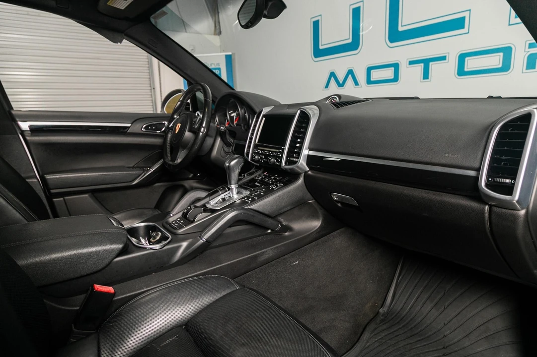 2012 Porsche 958 Cayenne - Image 27 of 31