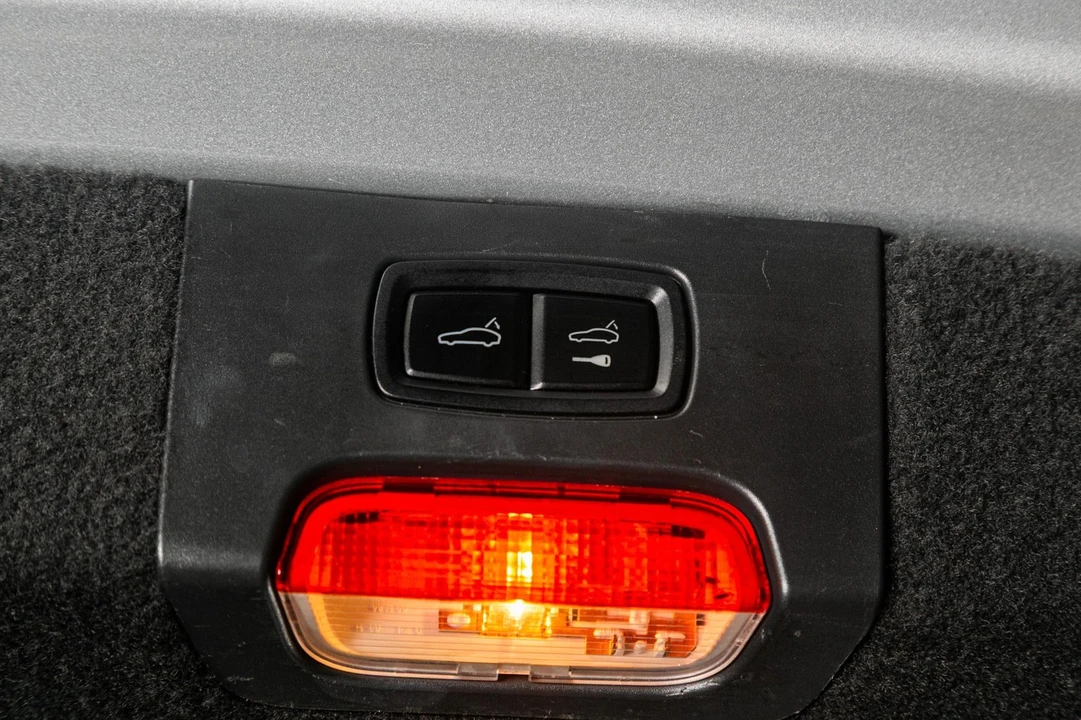 2012 Porsche 958 Cayenne - Image 25 of 31