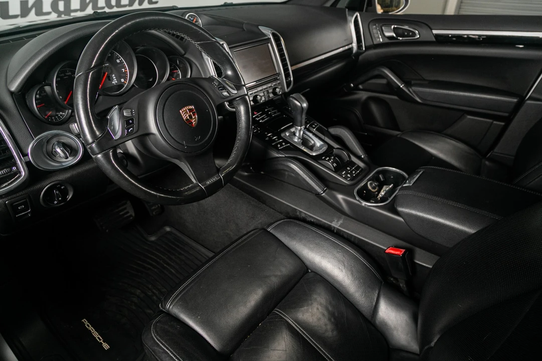 2012 Porsche 958 Cayenne - Image 2 of 21