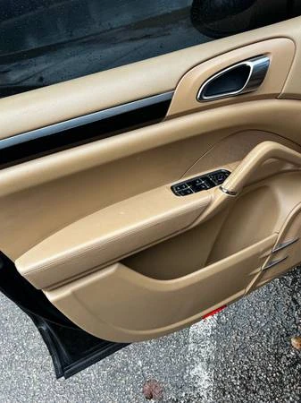 2012 Porsche 958 Cayenne - Image 7 of 14