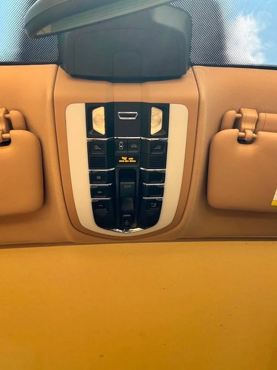 2012 Porsche 958 Cayenne - Image 19 of 20