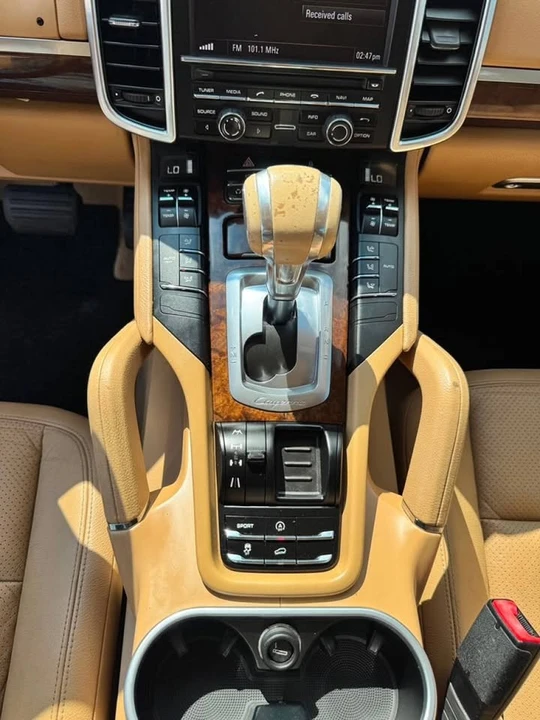 2012 Porsche 958 Cayenne - Image 16 of 20
