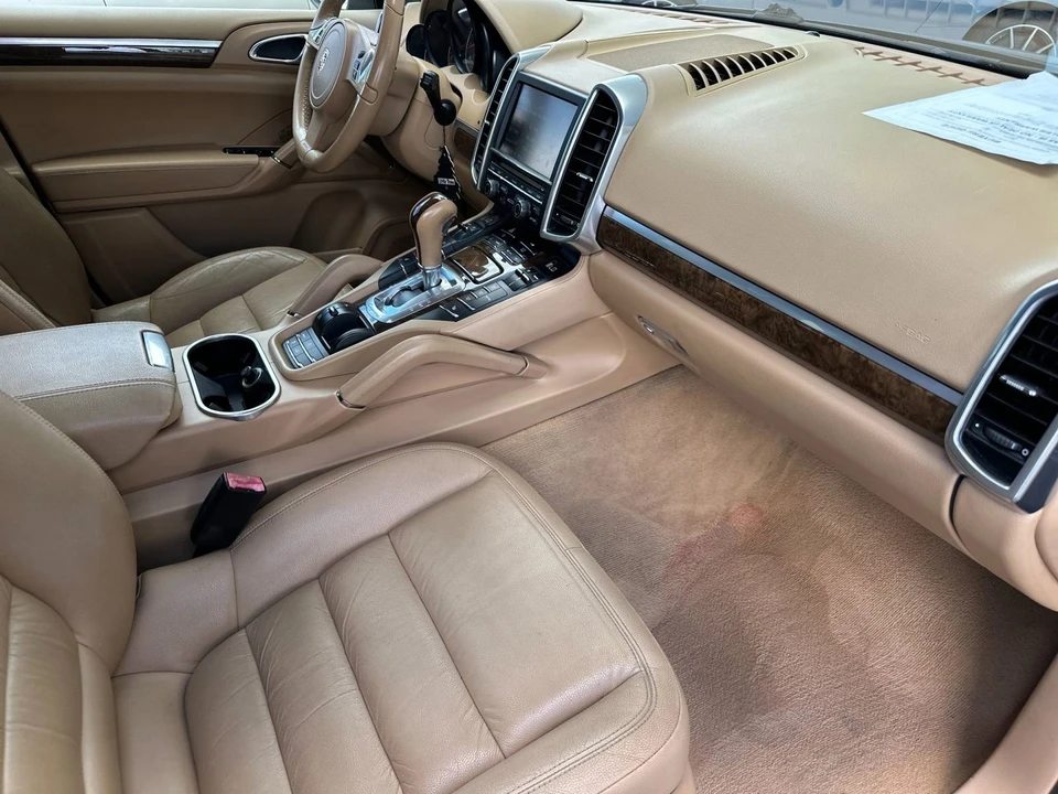2012 Porsche 958 Cayenne - Image 16 of 21
