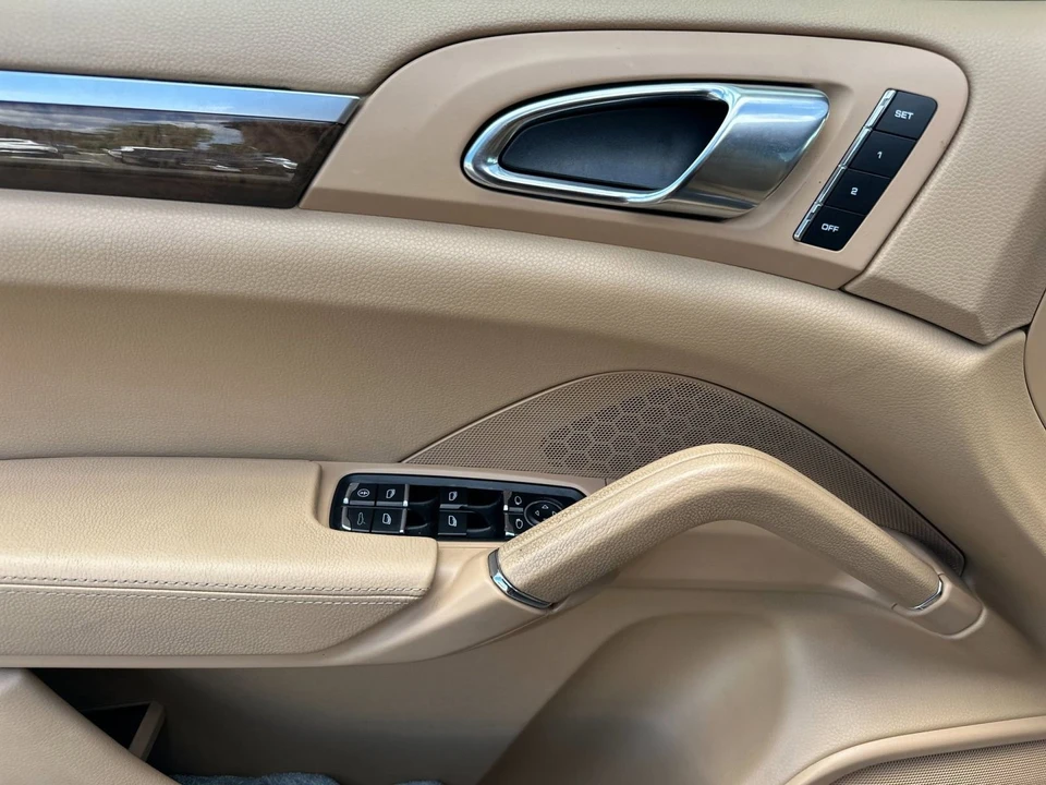 2012 Porsche 958 Cayenne - Image 11 of 21