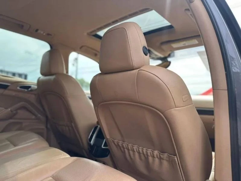 2012 Porsche 958 Cayenne - Image 11 of 12