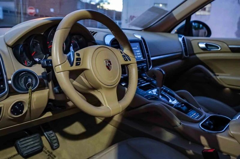 2012 Porsche 958 Cayenne - Image 7 of 12