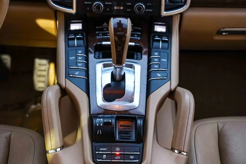 2012 Porsche 958 Cayenne - Image 12 of 12