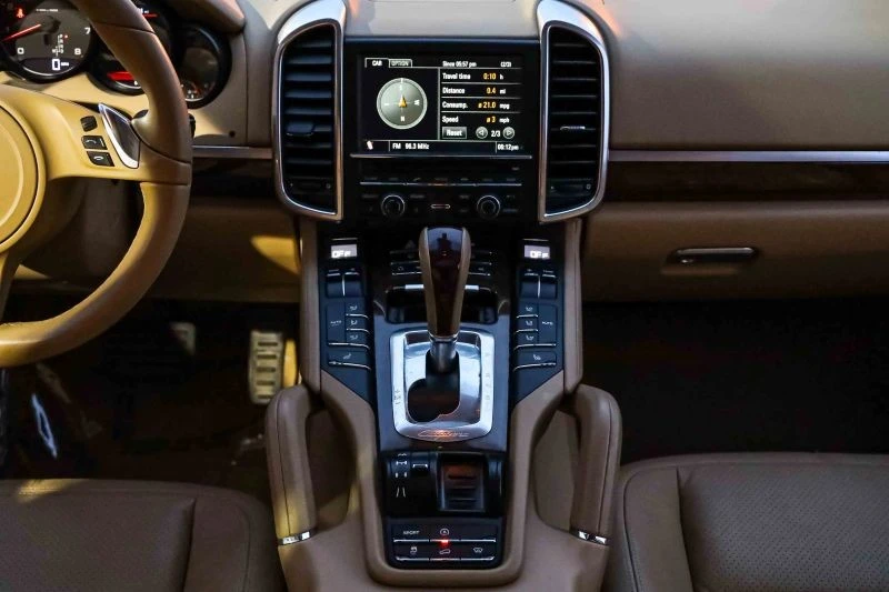 2012 Porsche 958 Cayenne - Image 10 of 12