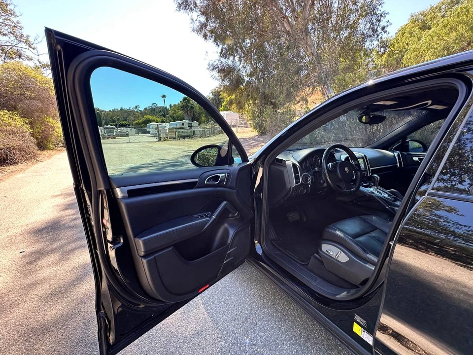 2012 Porsche 958 Cayenne - Image 5 of 15