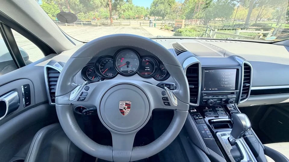 2012 Porsche 958 Cayenne S - Image 8 of 18