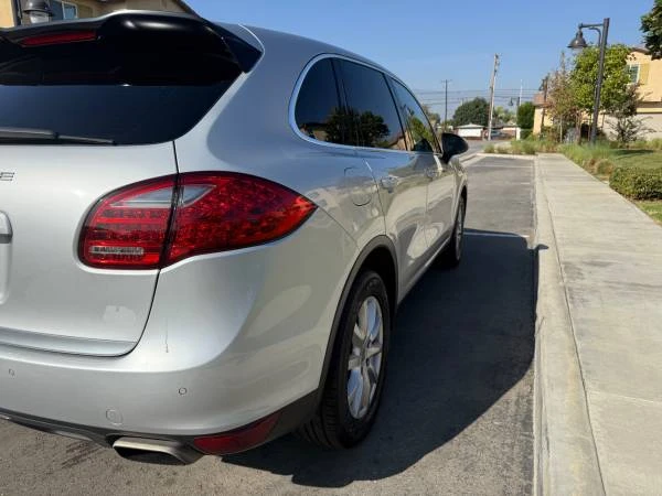 2012 Porsche 958 Cayenne - Image 10 of 21