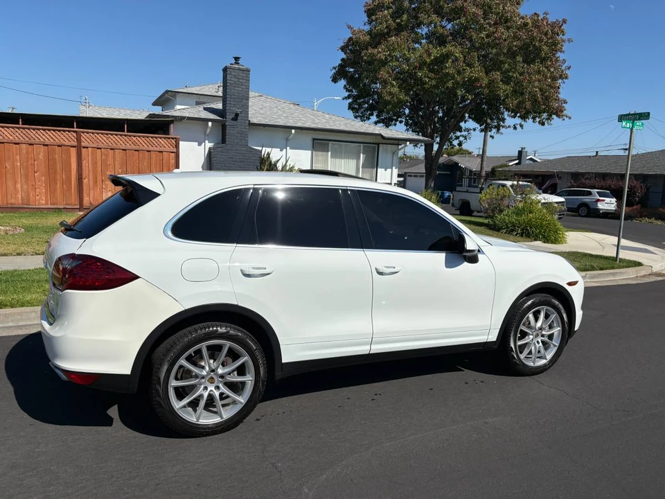 2012 Porsche 958 Cayenne - Image 4 of 13