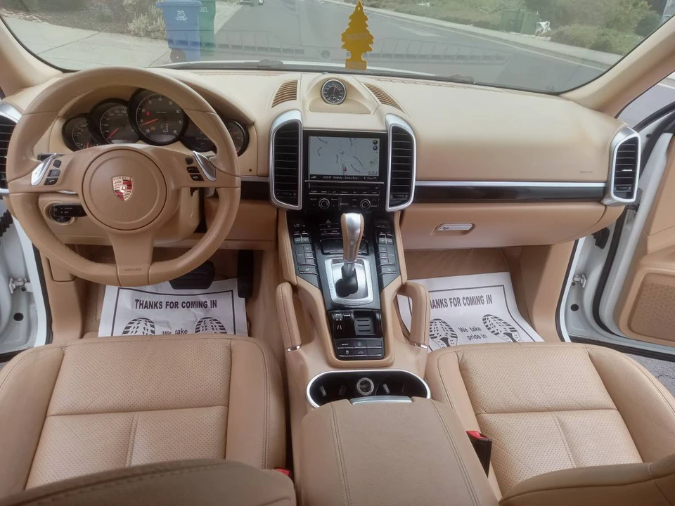 2012 Porsche 958 Cayenne - Image 8 of 13