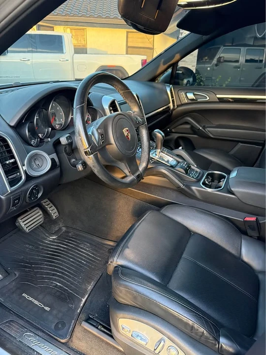 2012 Porsche 958 Cayenne - Image 2 of 4