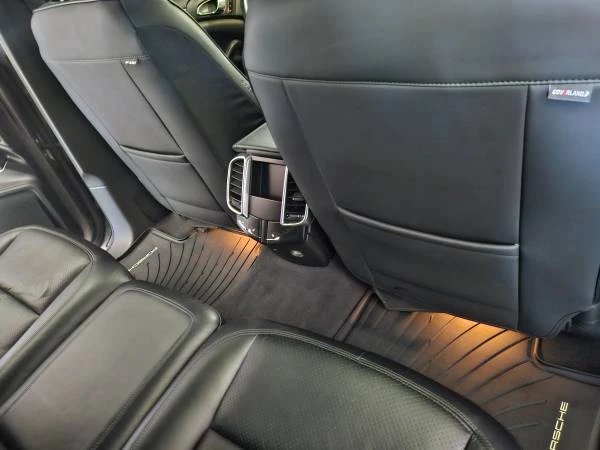 2012 Porsche 958 Cayenne - Image 9 of 18