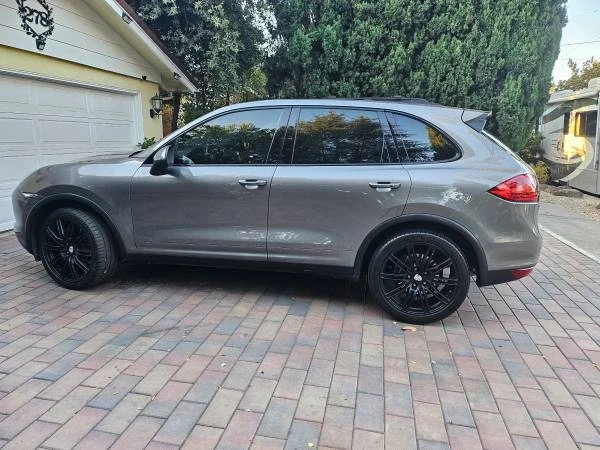 2012 Porsche 958 Cayenne - Image 2 of 18
