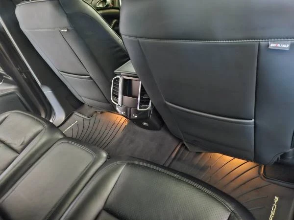 2012 Porsche 958 Cayenne - Image 9 of 18