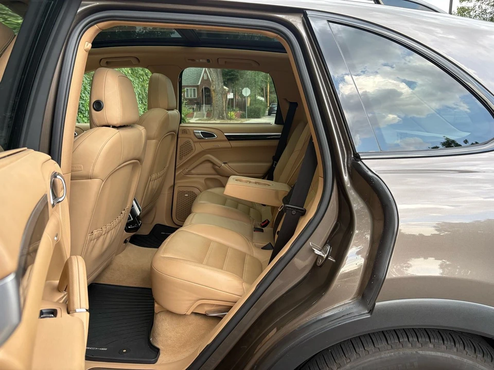 2012 Porsche 958 Cayenne - Image 10 of 16