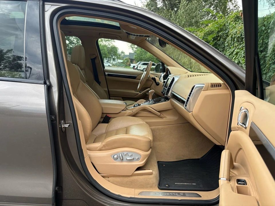 2012 Porsche 958 Cayenne - Image 14 of 16