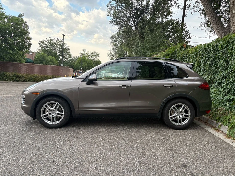 2012 Porsche 958 Cayenne - Image 6 of 16