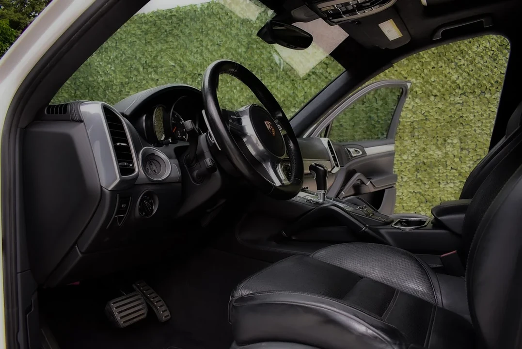 2012 Porsche 958 Cayenne Turbo - Image 20 of 31