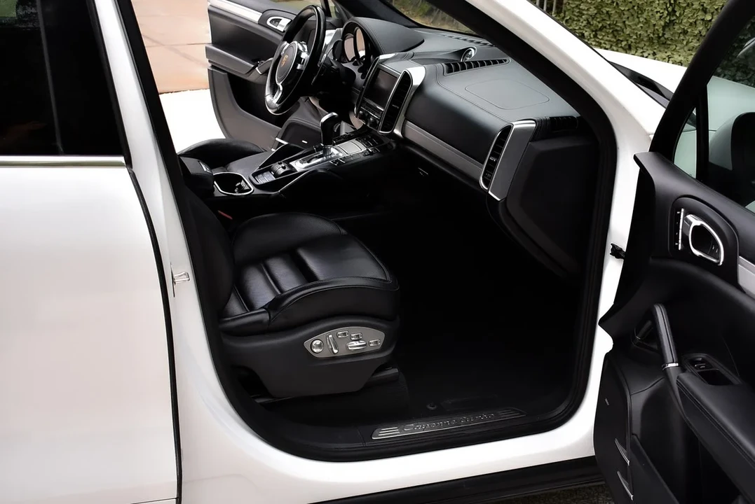 2012 Porsche 958 Cayenne Turbo - Image 27 of 31