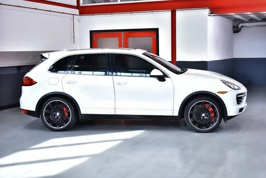 2012 Porsche 958 Cayenne Turbo - Image 9 of 31