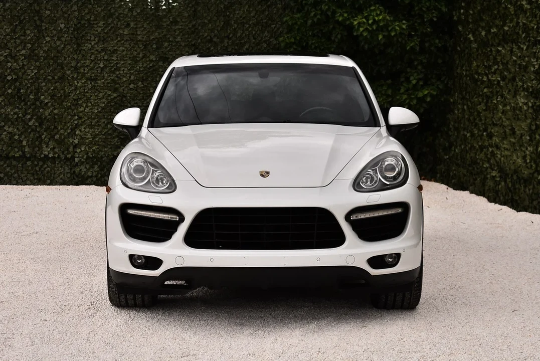 2012 Porsche 958 Cayenne Turbo - Image 2 of 31