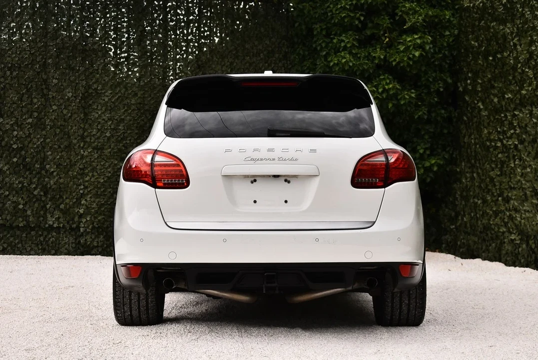 2012 Porsche 958 Cayenne Turbo - Image 8 of 31