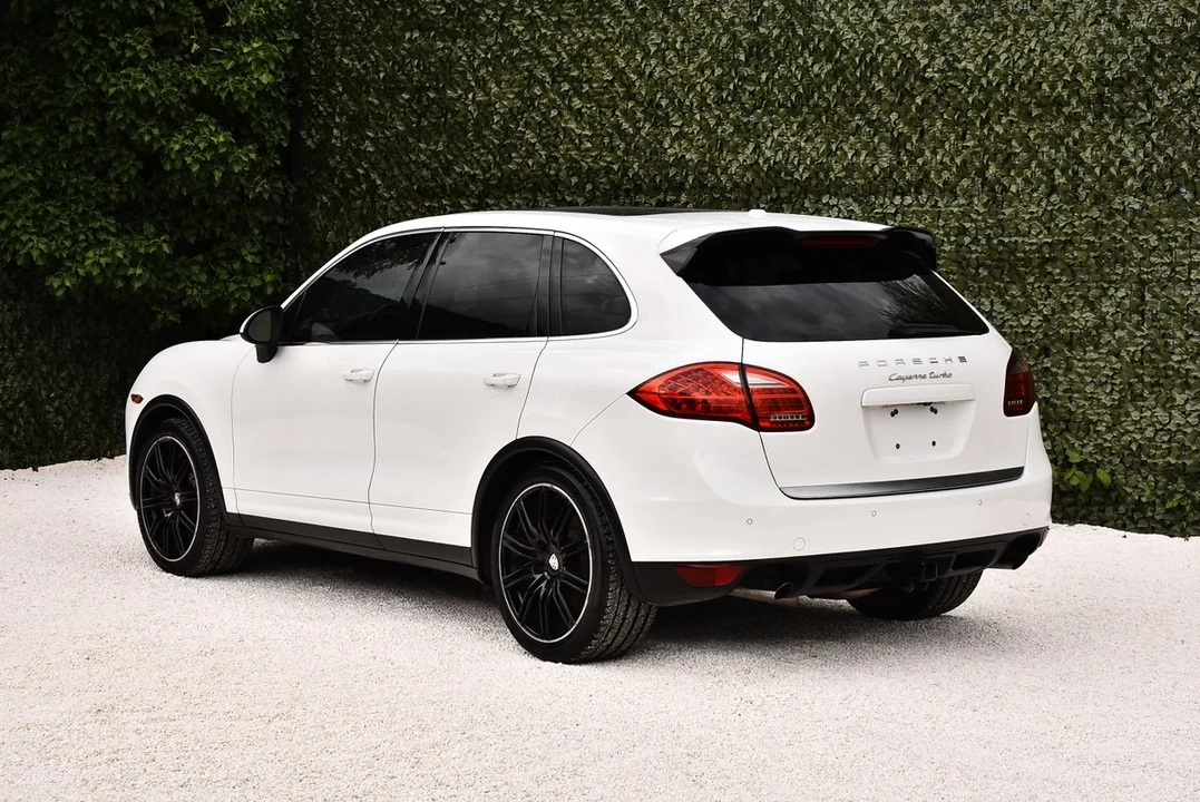 2012 Porsche 958 Cayenne Turbo - Image 10 of 31