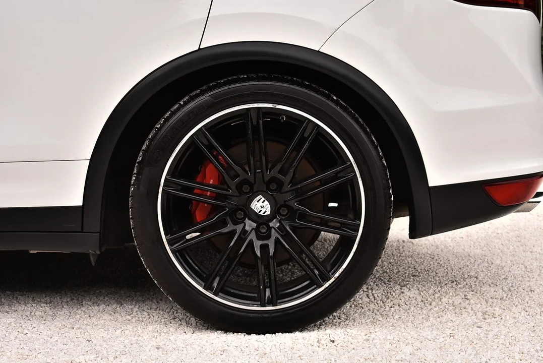 2012 Porsche 958 Cayenne Turbo - Image 13 of 31