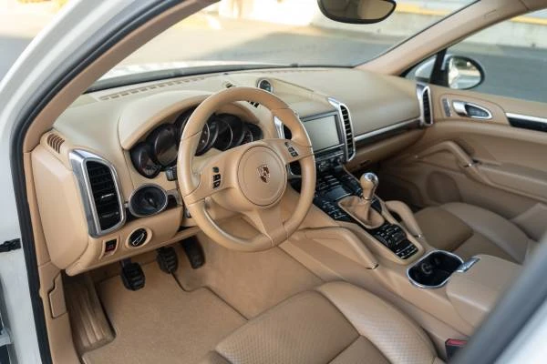 2012 Porsche 958 Cayenne - Image 11 of 16