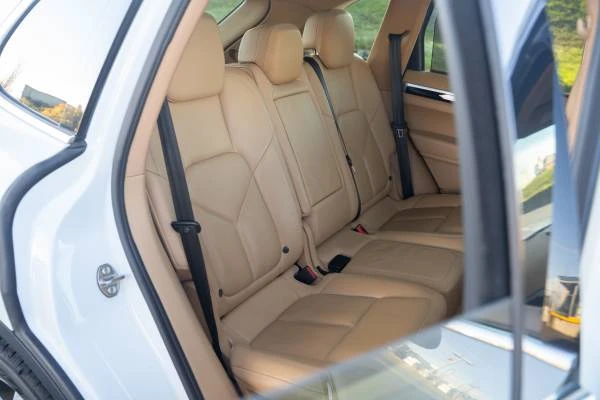 2012 Porsche 958 Cayenne - Image 10 of 16