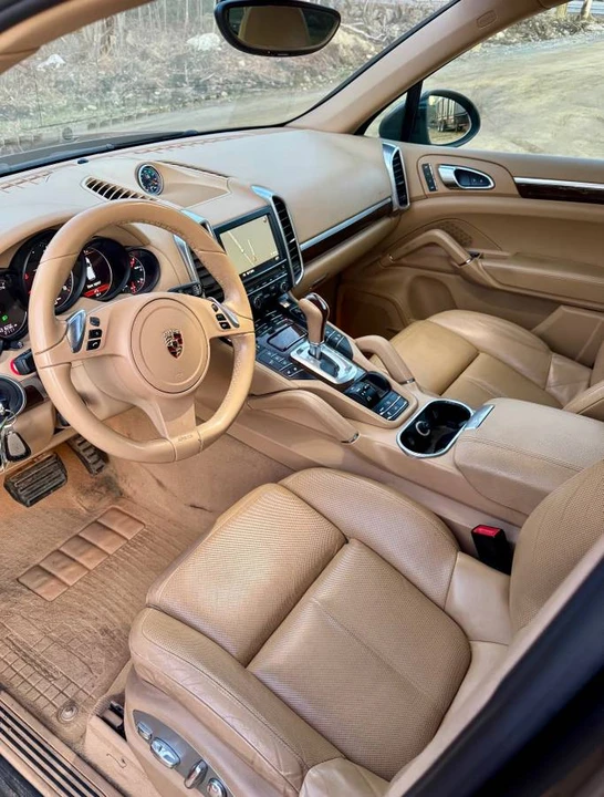 2012 Porsche 958 Cayenne - Image 9 of 12