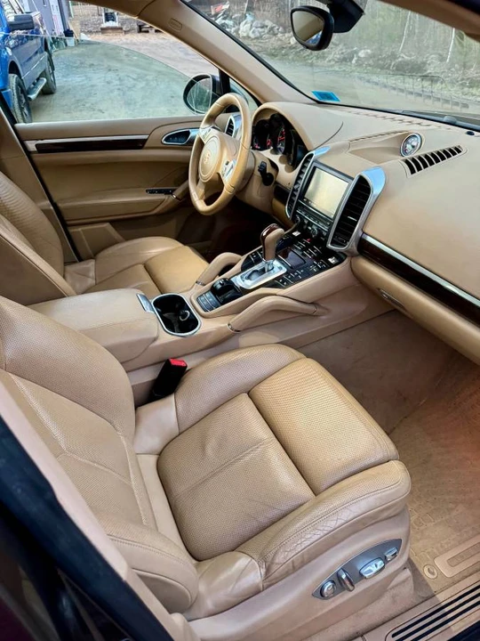 2012 Porsche 958 Cayenne - Image 8 of 12