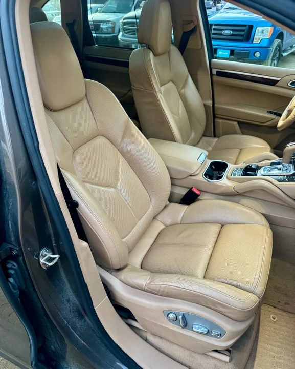 2012 Porsche 958 Cayenne - Image 6 of 12