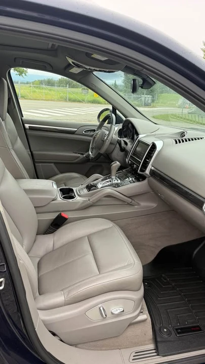 2012 Porsche 958 Cayenne - Image 11 of 17