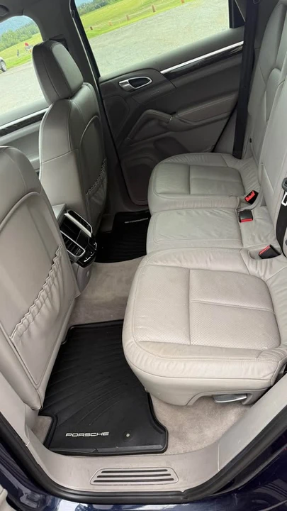2012 Porsche 958 Cayenne - Image 10 of 17