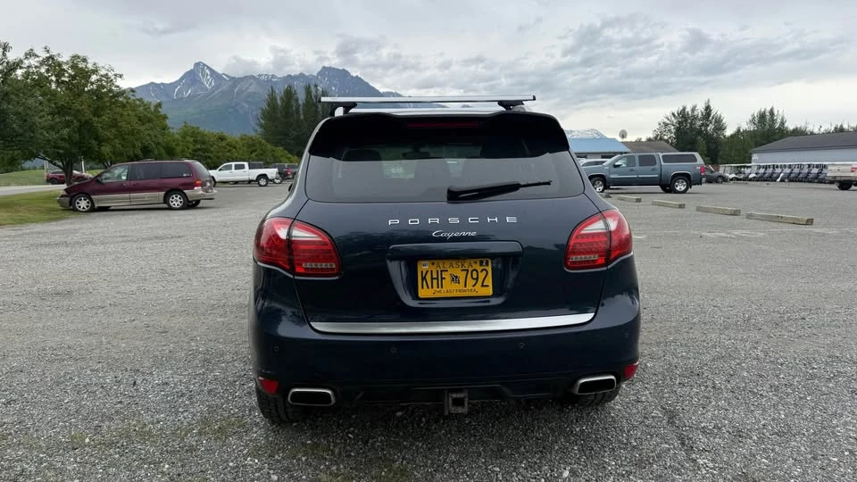 2012 Porsche 958 Cayenne - Image 8 of 17