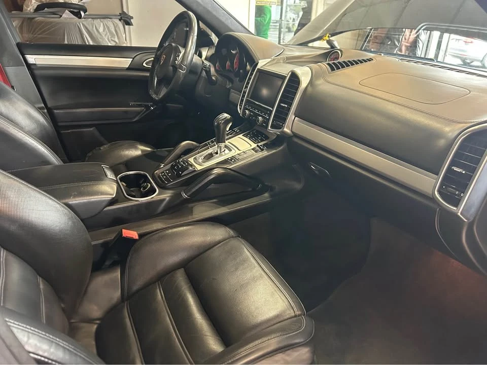 2012 Porsche 958 Cayenne - Image 10 of 14