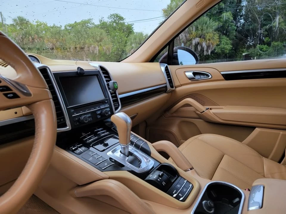 2012 Porsche 958 Cayenne - Image 7 of 15