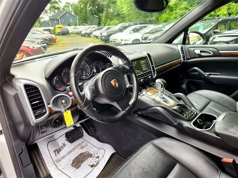 2012 Porsche 958 Cayenne - Image 10 of 20