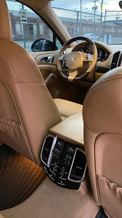 2012 Porsche 958 Cayenne - Image 10 of 16