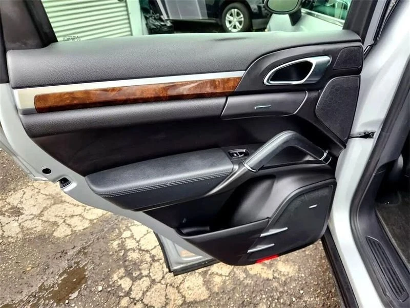 2012 Porsche 958 Cayenne - Image 11 of 20