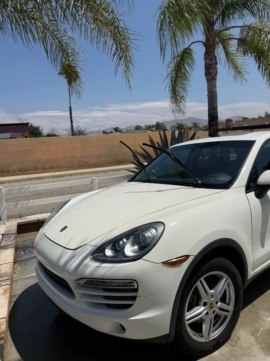 2012 Porsche 958 Cayenne S - Image 2 of 8